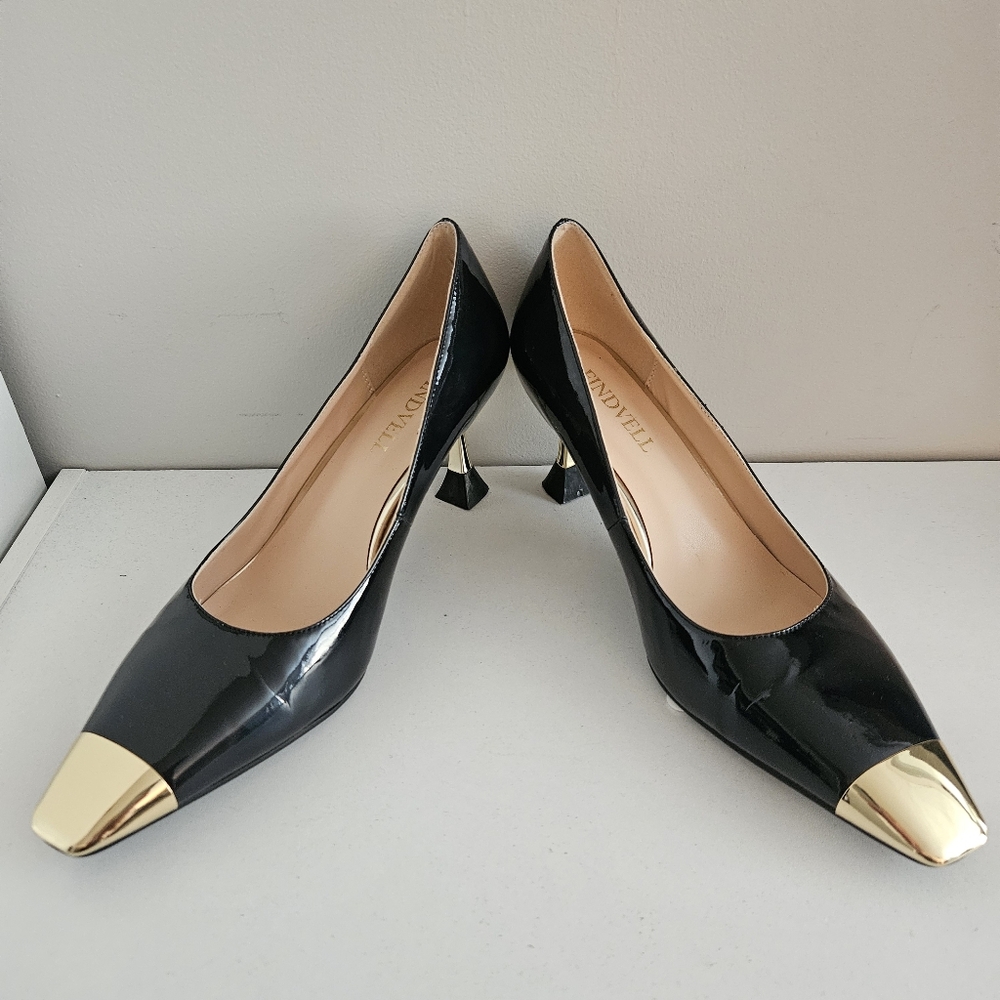 Black Patent Heel w/ Gold Accents- Size 8.5 - Picture 6 of 9